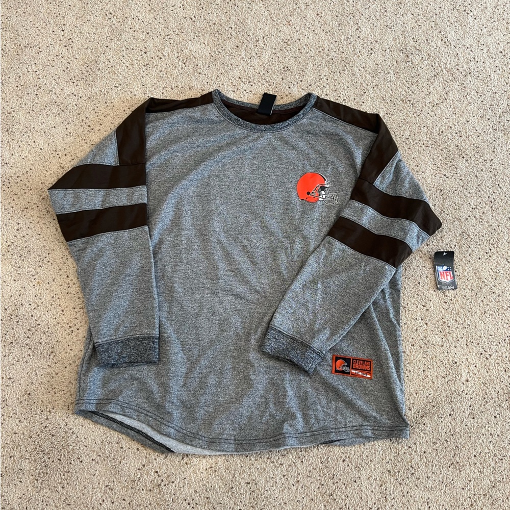 New with tags. Never worn. Mens NFL sideline crew neck. XL